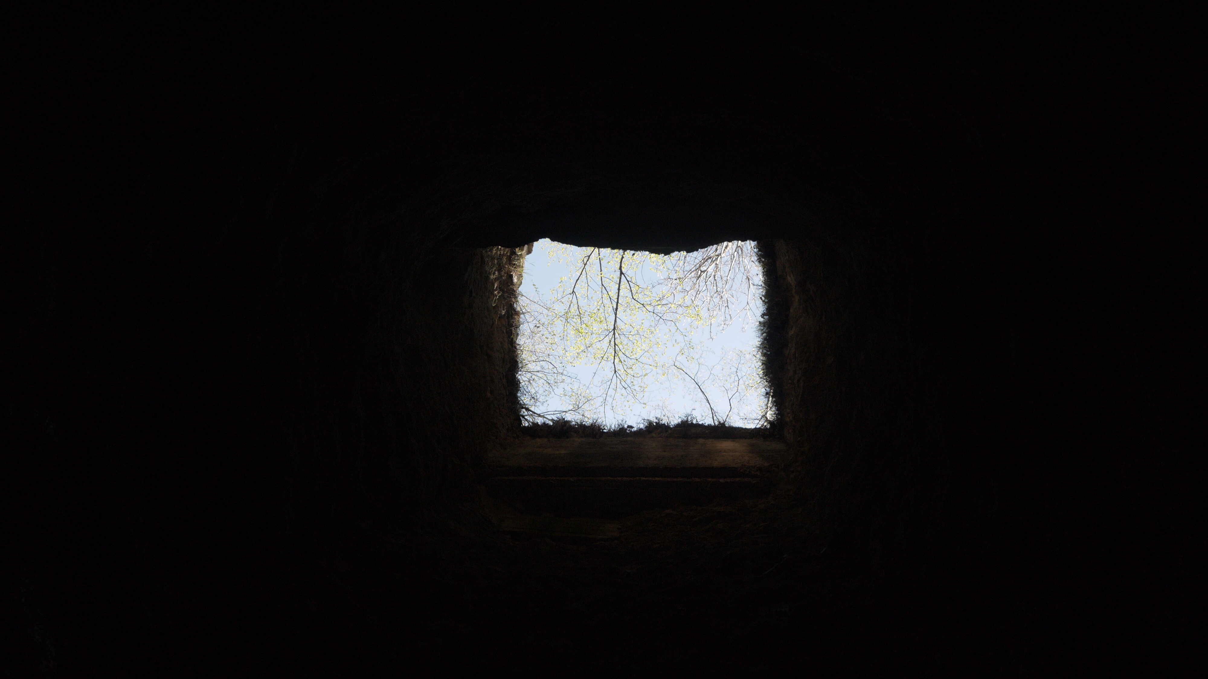 mount-celva-hole2.JPG